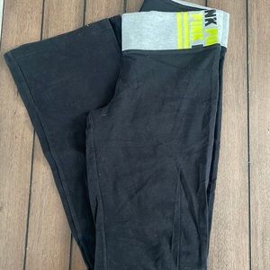 Bootleg pink yoga pant
